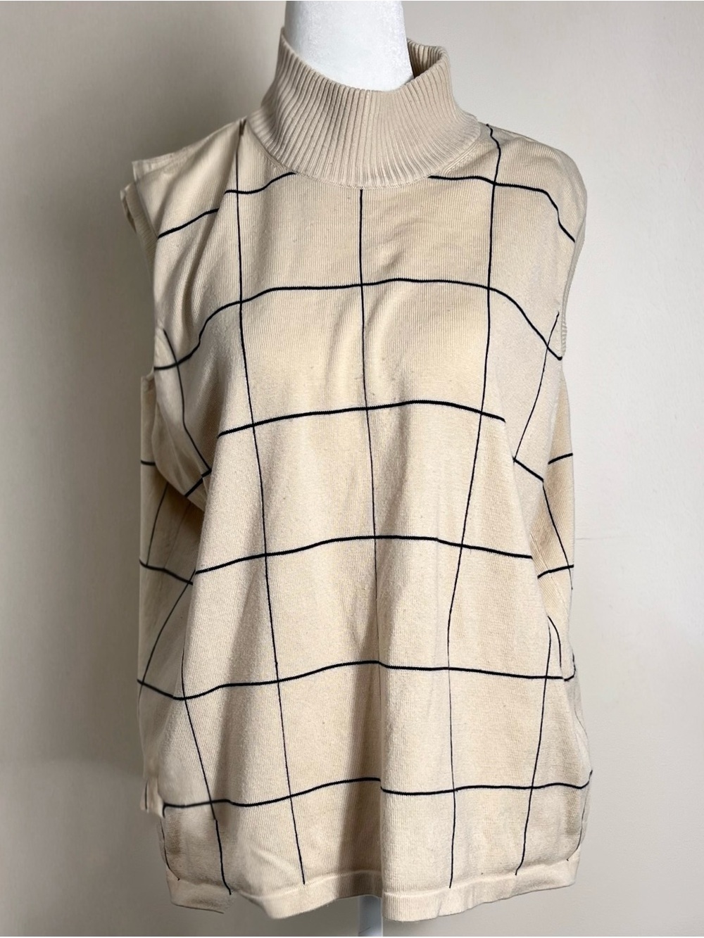 dressbarn Cream Sleeveless Turtleneck Sweater with Black Grid